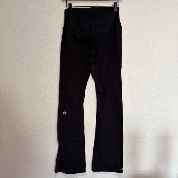 Alo Yoga Black Flared Pants Leggings SZ M - Picture 3 of 7